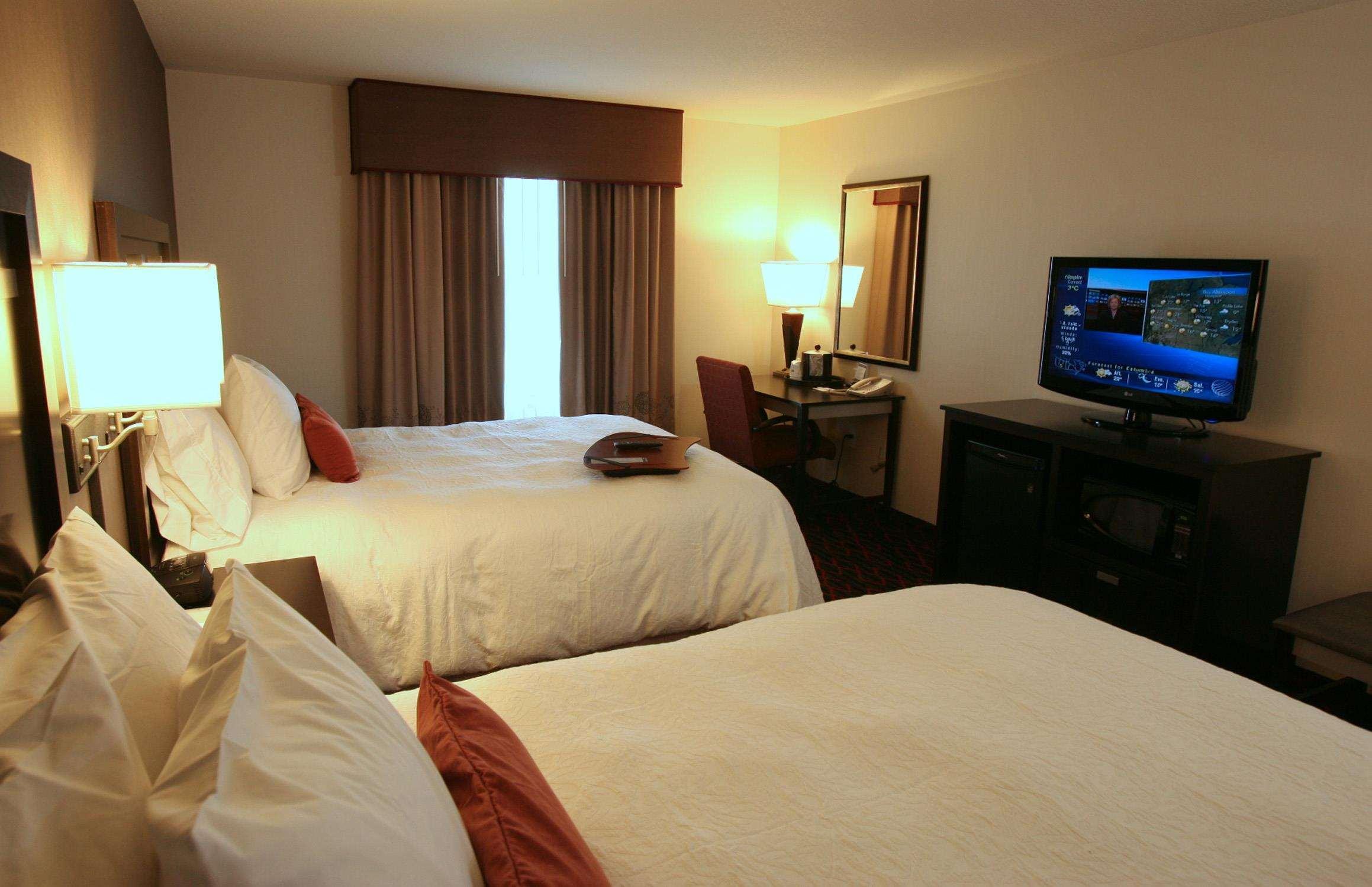Hampton Inn & Suites Red Deer Penhold Номер фото