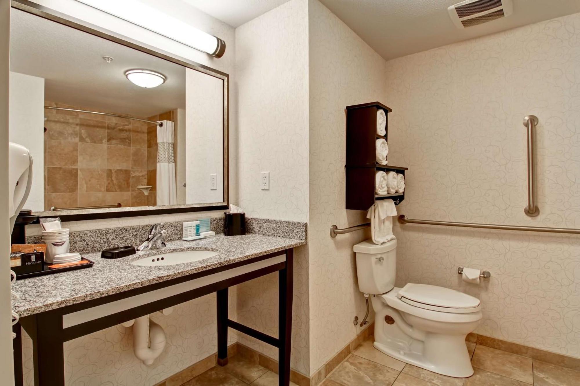 Hampton Inn & Suites Red Deer Penhold Екстер'єр фото